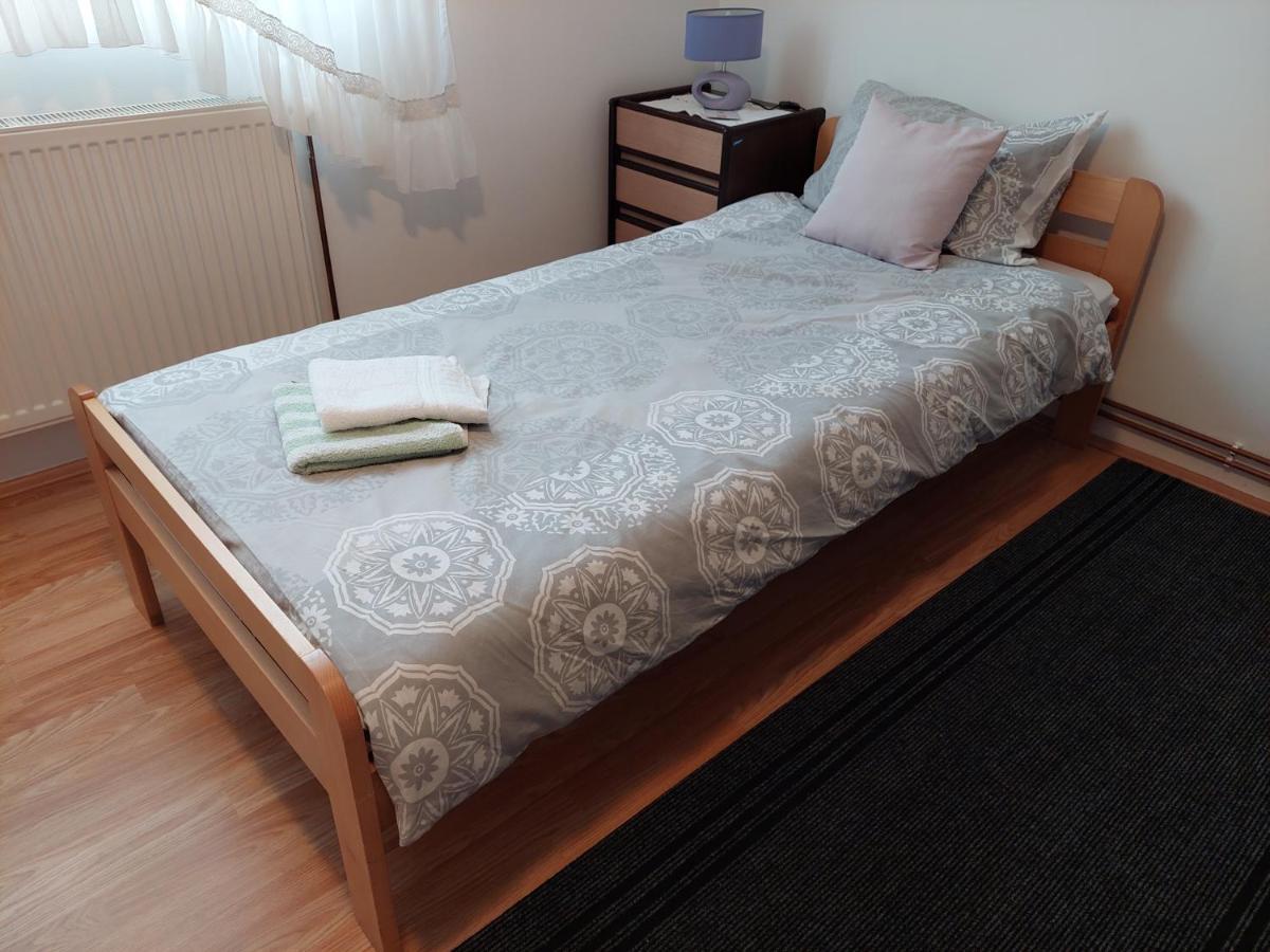 Suite Elena Nedelisce Esterno foto