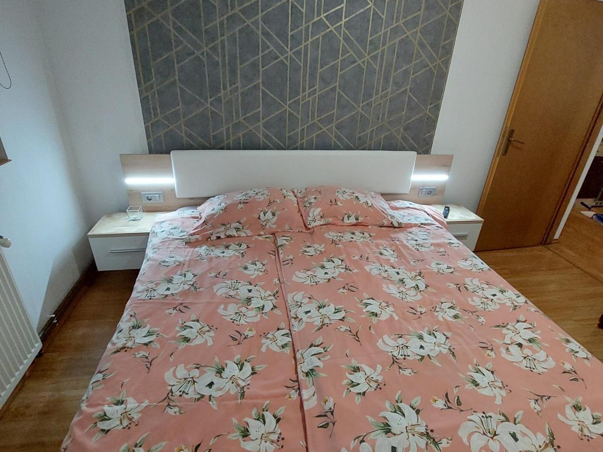 Suite Elena Nedelisce Esterno foto